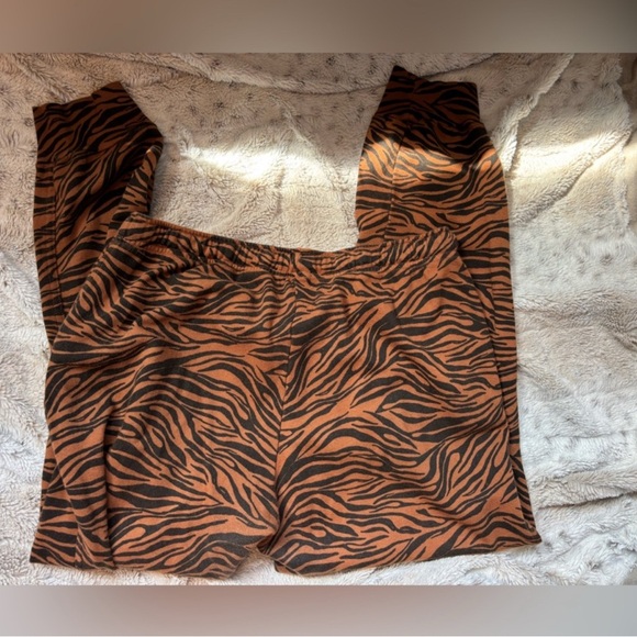 MONROW tiger sweat suit - Picture 5 of 8